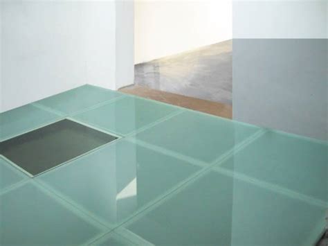 Il pavimento in vetro stratificato offre molteplici possibilità: Pavimento in vetro stratificato