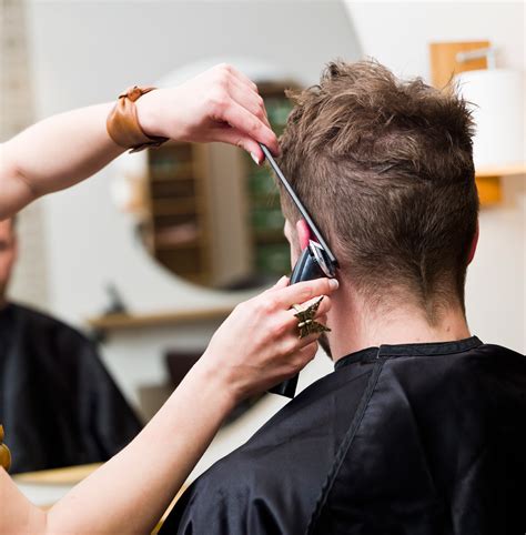 laboratorie cut colour makeup top 5 reasons of hiring a professional hair stylist in auckland