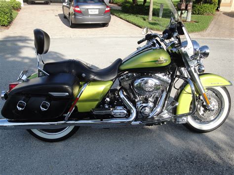 2011 Harley Davidson Flhrc Road King Classic Limited Edition Apple