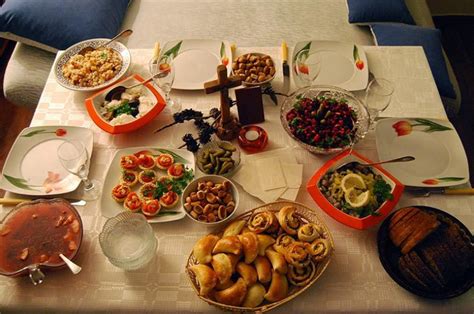 In germany, the primary christmas dishes are roast goose and carp, although duck, other fish, or suckling pig may also be served. German Christmas Eve Dinner : Wiener Sausages And Potato ...