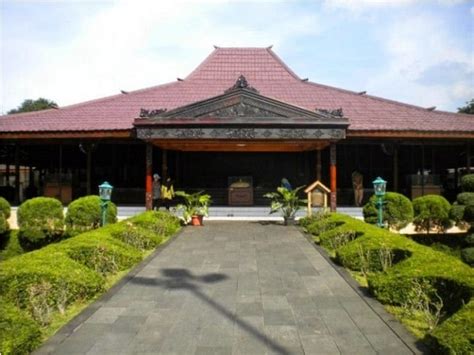 25 Inspirasi Gambar Desain Rumah Adat Jawa Timur Dan Penjelasannya