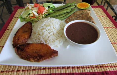 8 Traditional Dishes From The Dominican Republic