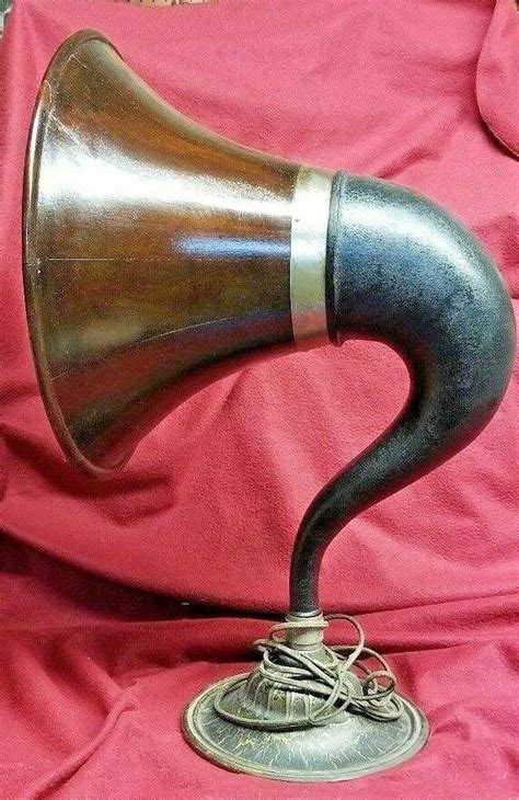 1920s Music Master Mahogany Antique Radio Horn Speaker 22 Tall13 12 Horn Antique Radio