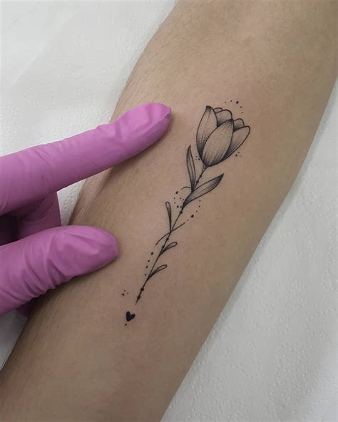 Great Screen Tulip Tattoo Suggestions Tulip Tattoo Wrist Tattoos For