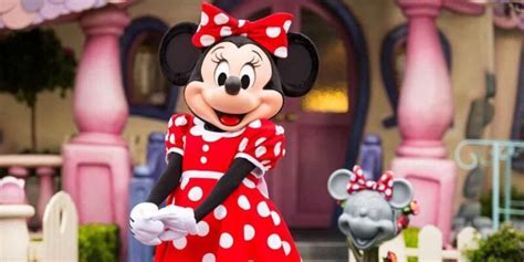 Minnie Mouse Shocks Guests With Rude Behavior In Viral Video Inside