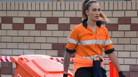 Mafs Star Hayley Vernon Is Working As A Labourer On The Set Of The