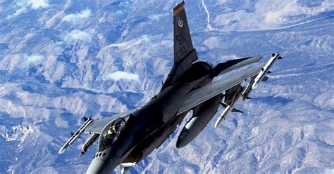 Gambar Pesawat Terbang Jet Tempur F 16 Fighting Falcon Wallpaper 4