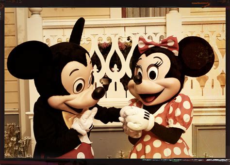 Mickey And Minnie Mouse In Disneyland Paris Dlp Disney Minnie Mouse