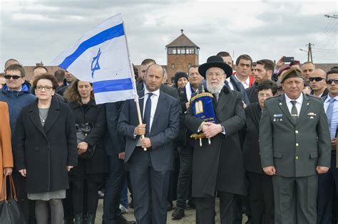 Born 25 march 1972) is an israeli politician who led the jewish home party between 2012 and 2018 and currently serves as an mk for new right. Marsch der Lebenden: 10.000 junge Menschen gedenken in ...