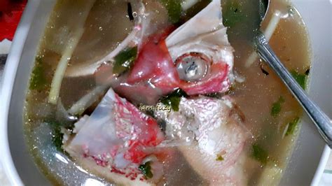 Bayangkan makan dengan nasi putih sahaja, fuh mantap! Sup Kepala Ikan Merah Resepi Bonda Yang Sedap Dan Mudah ...