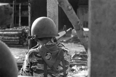 Saigon 1968 Tet Offensive Vietnam War Photos Vietnam Veterans