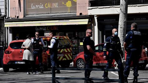 Terror En Francia Mortal Ataque A Cuchillazos En Plena Pandemia Por El