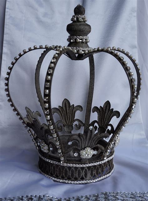 Decorated Crown Vintage Glam Decorative Metal Crown With Pearls And
