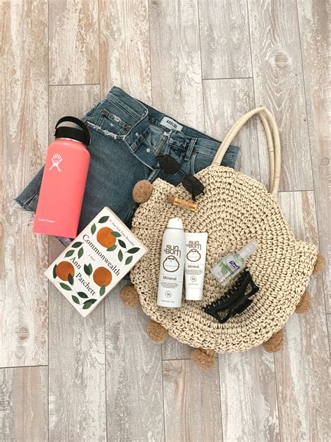10 must have beach bag essentials for summertime