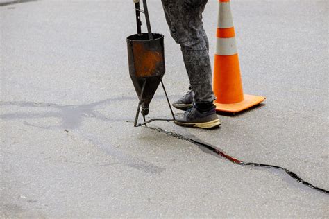 The Best Asphalt Driveway Crack Fillers For Repairs Bob Vila