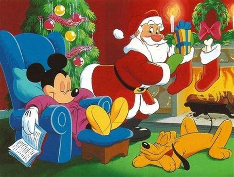 Mickey is wearing a hat and scarf, in keeping with the christmas theme. Christmas - Disney - Mickey Mouse | Disney kerst, Disney ...