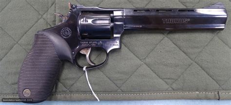 Taurus Tracker 17 Hmr Revolver