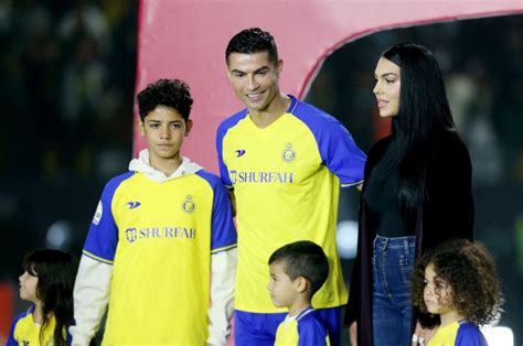 Saudi Arabias Al Nassr Officially Unveils Cristiano Ronaldo In Grand