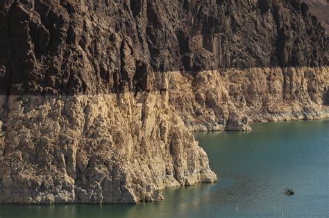 Lake Mead Crucial Water Source In West Tips Toward Crisis Los