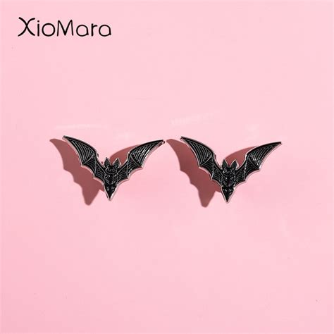 Dark Punk Style Enamel Pins Custom Vintage Gothic Bat Brooches Lapel
