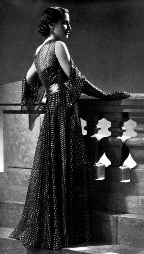 33 Gorgeous Photos Defined Evening Gowns Of The 1930s ~ Vintage Everyday Glamorous Evening