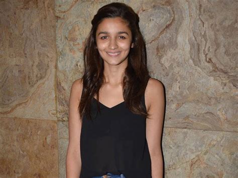 Alia Bhatt 22 Gives Her Considered Opinion On Right Age To Marry