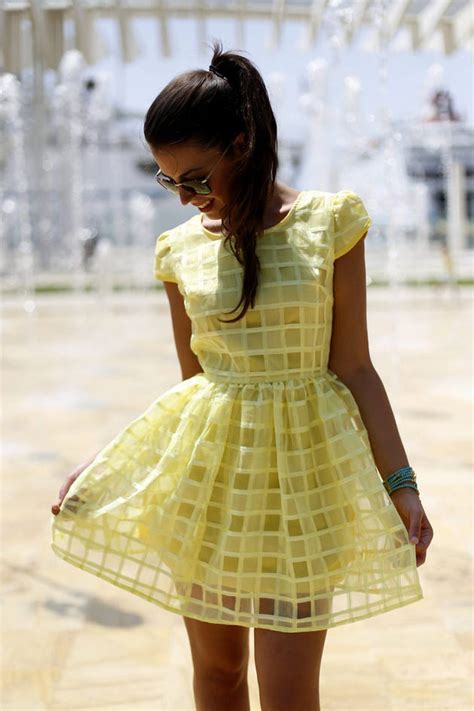 Trendy Spring Yellow Outfit Combinations