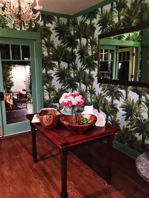 See more ideas about dining, coastal dining, home decor. Venice Beach Cottage Dining Room | COCOCOZY