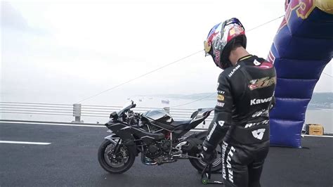 Is he the fastest recorded human ever? Kawasaki Ninja H2R reaches 400 km/h (249 mph) in 26 Sec ...