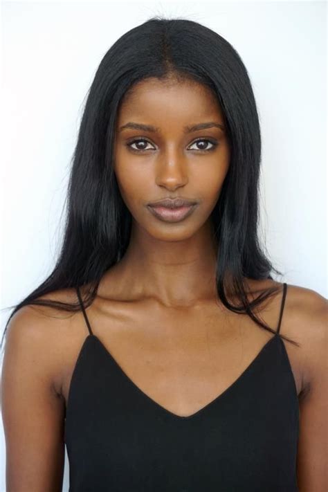 黒人女性ヌードモデル ナレール