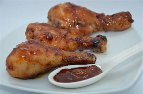 Pilons de poulet barbecue aux pêches et au gingembre