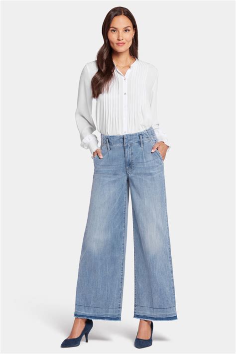 Mona Wide Leg Trouser Jeans With High Rise And Frayed Shadow Hems