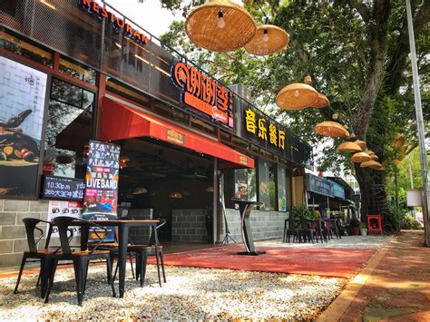 Lot of local food source. Y Food Box Gurney Drive | Restaurant By The Sea in Penang ...
