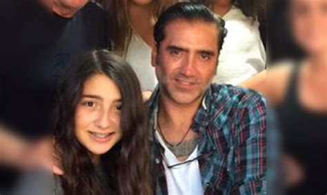 Hija De Alejandro Fernández Celebra Sus 18 Años En La Playa Y Genera