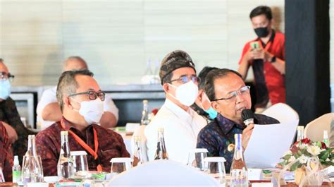 Teh herbal daun dewa komposisi: Teh Herbal Bukit Hexon "Pak Oles" Mampu Tangkal Virus ...