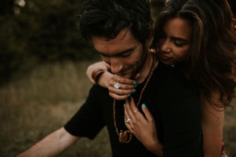 Hippy Couples Session Photo By Angela Ruscheinski Hippie Couple