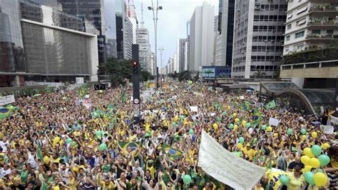 Petrobras Million De Br Siliens Manifestent Contre Dilma Rousseff
