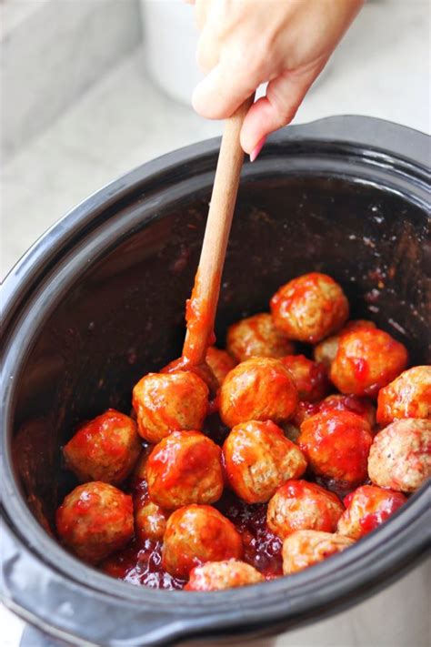 Crock Pot Party Meatballs The Easiest Slow Cooker Chili And Cranberry