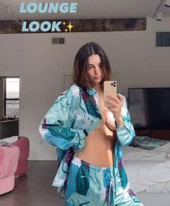 Emily Ratajkowski Shows Off Flat Stomach Just Days After Giving
