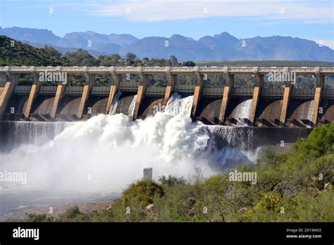 River Dam Gates Hi Res Stock Photography And Images Alamy