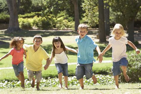 Pourquoi Les Enfants Doivent Jouer Dehors Les Infos Du Mouton