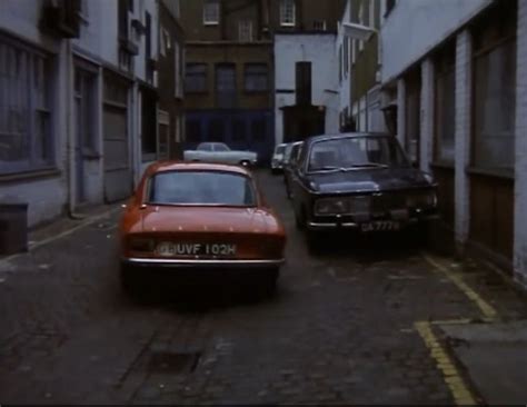 View allall photos tagged tilux. IMCDb.org: 1968 BMW 2000 tilux in "The Firechasers, 1971"