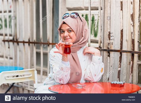 Turkish Hijab Girl Hi Res Stock Photography And Images Alamy