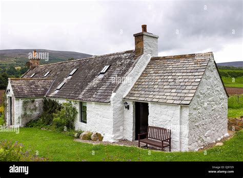 Old Traditional Scottish House Stock Photo Alamy