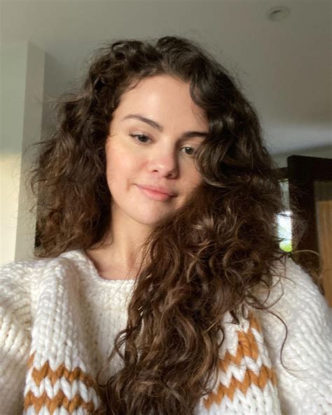 Selena Gomez Natural Curly Hair