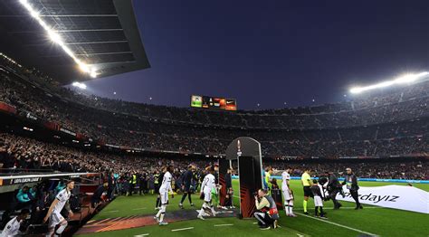 Assistência Recorde Na Europa League Em Camp Nou No Barcelona Man