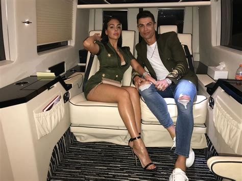 Cristiano Ronaldos Girlfriend Georgina Rodriguez Shows Off Her Twerking