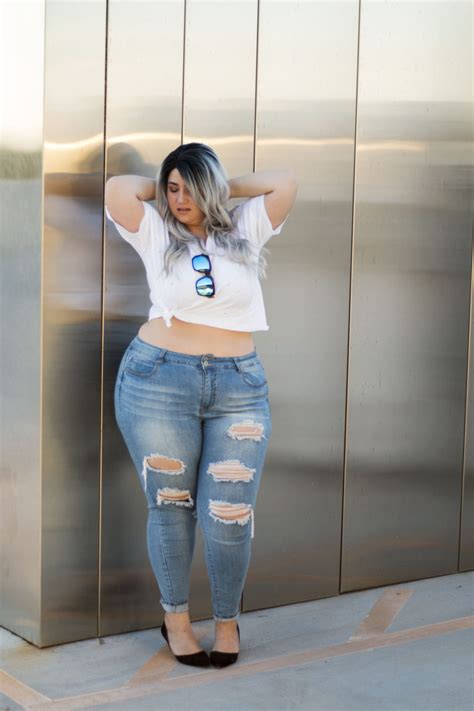 Plus Size Fashion Blogs To Read In Stylish Curves