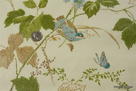 Free Download Vintage Bird Floral Print Vibrant Feature Wallpaper