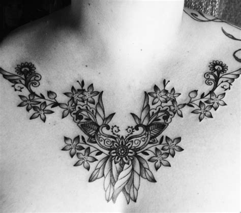 10 necklace tattoos that prove body art is the best accessory necklace tattoo girl neck